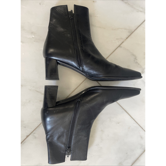Stuart Weitzman, Women’s Size 9 Narrow, Black Leather Heeled Ankle Boots Zip Up - Picture 4 of 11